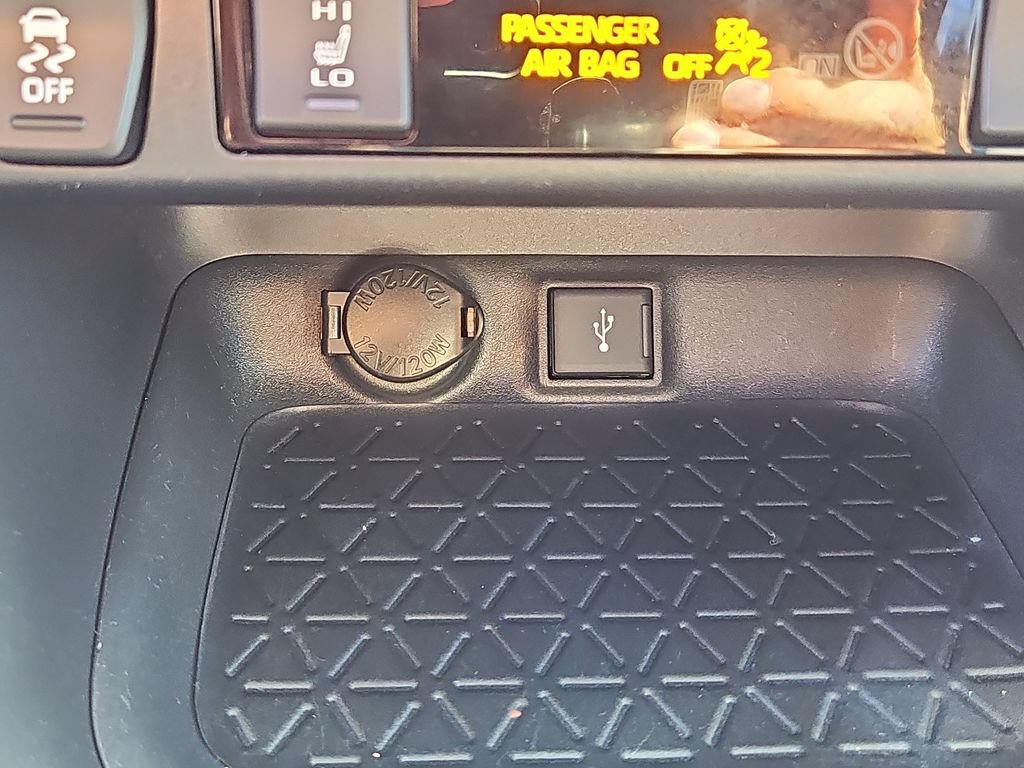 Used 2020 Toyota RAV4 XSE AWD/4WD image 12