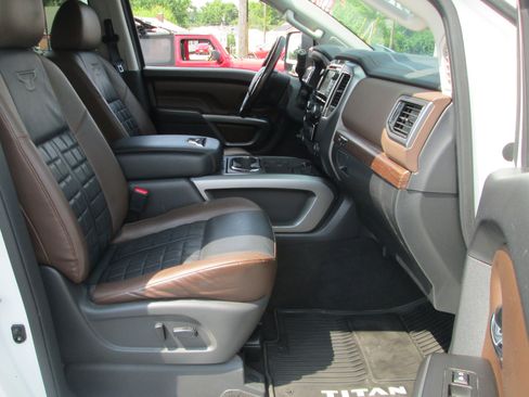 Used 2019 Nissan Titan Platinum Reserve w/ Platinum Utility Package AWD/4WD image 14