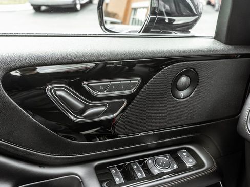 Used 2024 Lincoln Aviator Reserve image 18