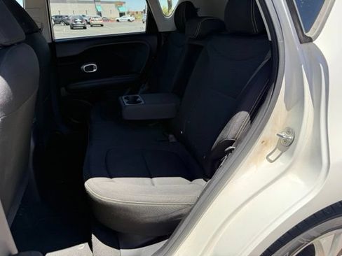 Used 2016 Kia Soul + FWD image 29