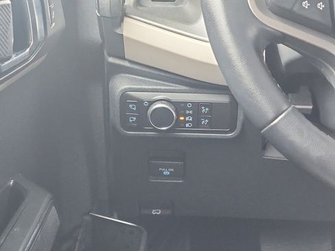 Used 2024 Ford Bronco Wildtrak image 13