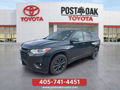 Used 2021 Chevrolet Traverse RS FWD image 1