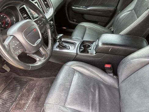 Used 2017 Dodge Charger SE w/ Blacktop Package image 11