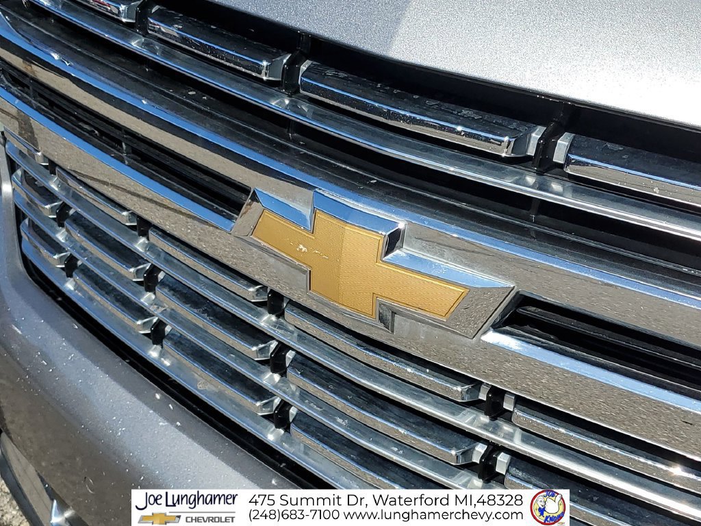 Used 2022 Chevrolet Suburban Premier AWD/4WD image 31