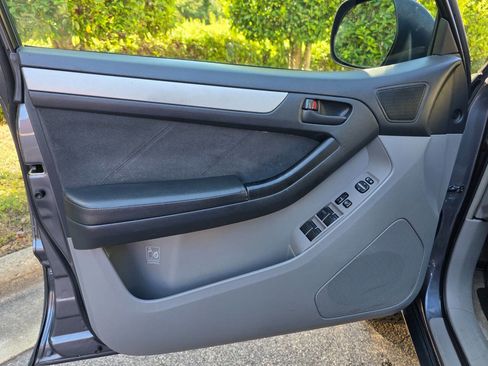 Used 2003 Toyota 4Runner SR5 image 9