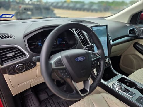Used 2023 Ford Edge Titanium AWD/4WD image 16