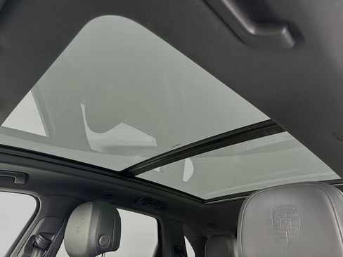 Certified 2025 Porsche Cayenne image 23