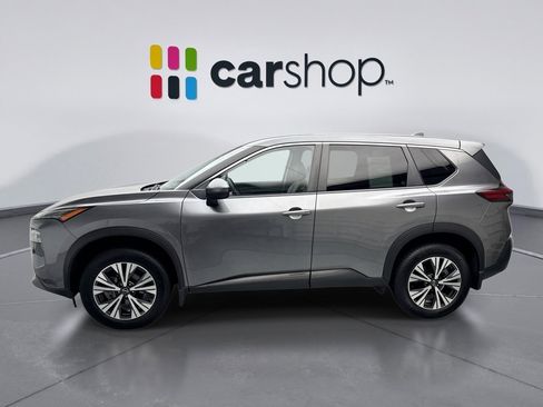 Used 2023 Nissan Rogue SV image 2