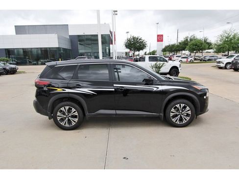 Used 2023 Nissan Rogue SV image 7