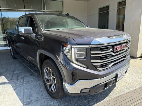 Used 2023 GMC Sierra 1500 SLT w/ SLT Premium Package AWD/4WD image 11