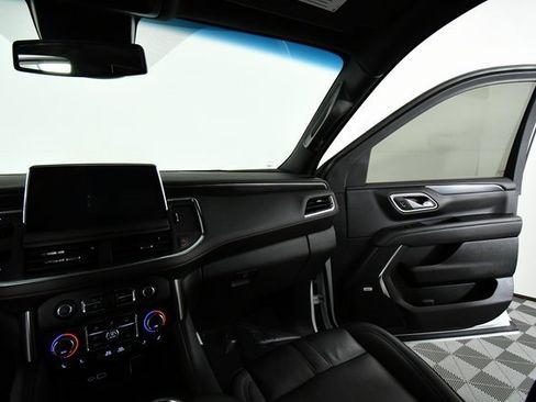 Used 2023 Chevrolet Suburban RST w/ Luxury Package image 21