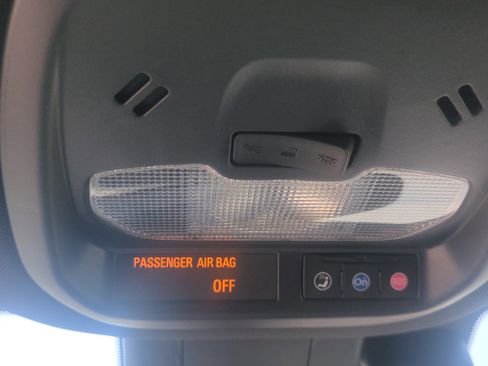 Used 2026 Chevrolet Trax RS FWD image 23