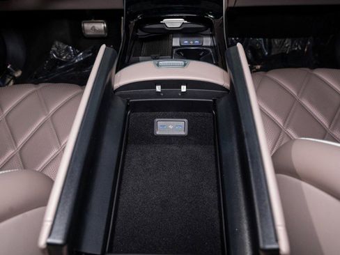 Used 2025 Mercedes-Benz Maybach S 680 4MATIC image 26
