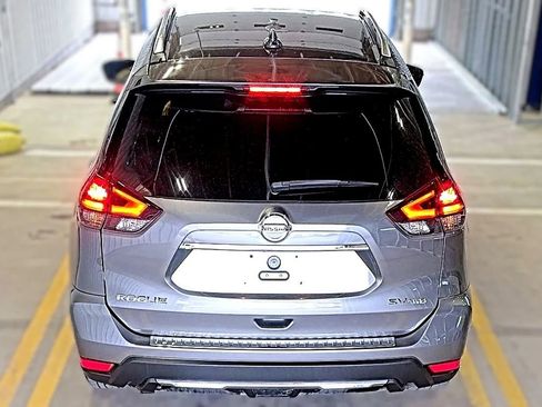 Used 2018 Nissan Rogue SV image 7