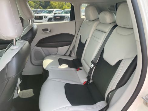 Used 2018 Jeep Compass Limited w/ Navigation Group AWD/4WD image 22