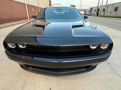 Used 2019 Dodge Challenger SXT w/ Plus Package image 10