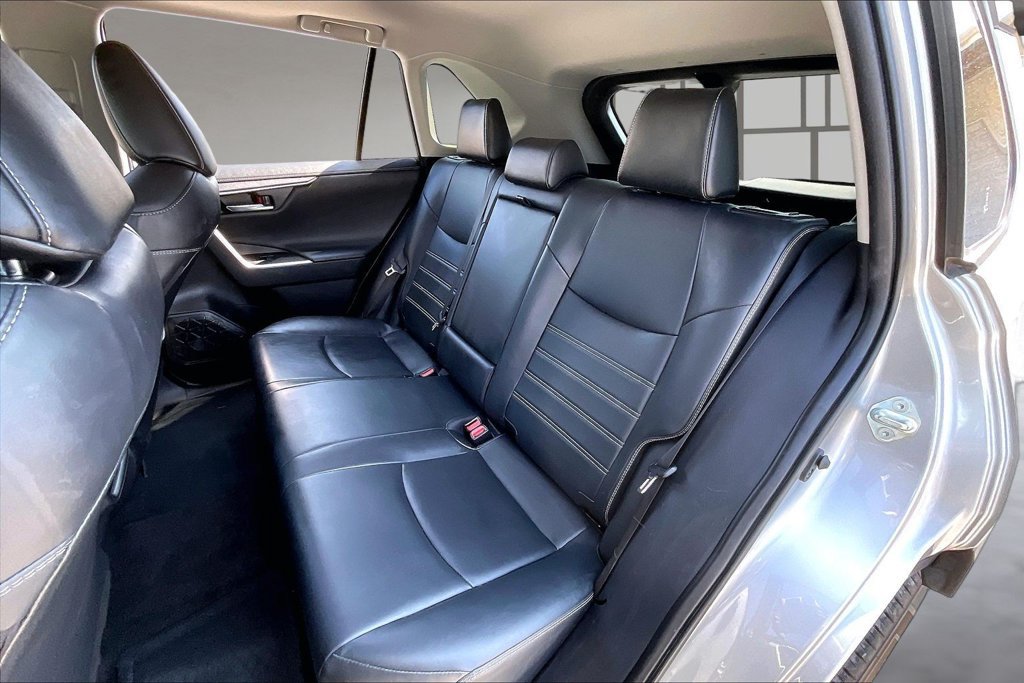 Used 2020 Toyota RAV4 Limited FWD image 22
