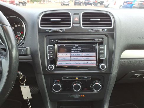 Used 2011 Volkswagen Golf TDI image 16