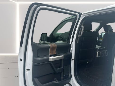 Used 2020 Ford F150 Lariat image 13