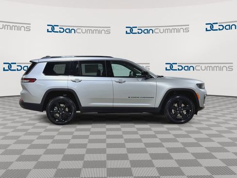 New 2026 Jeep Grand Cherokee L Limited AWD/4WD image 9