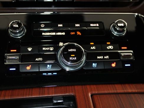 Used 2024 Lincoln Navigator L Reserve AWD/4WD image 56