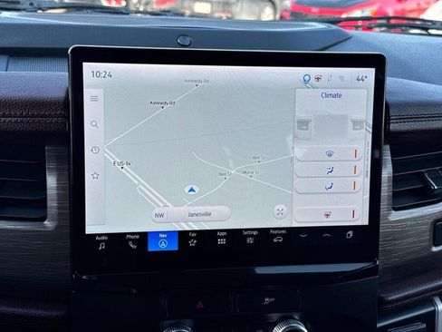 Used 2022 Ford Expedition Limited image 11