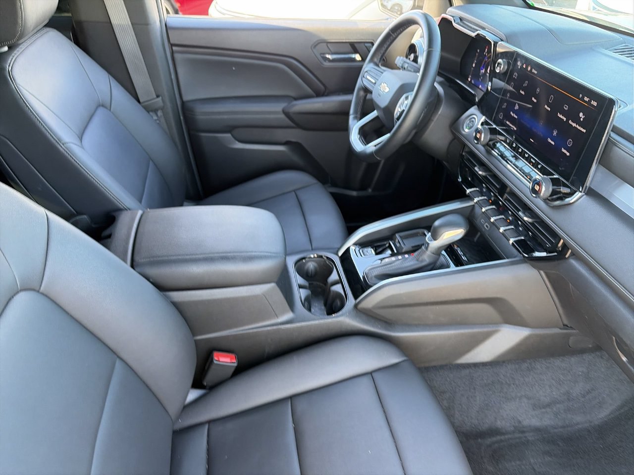 Used 2023 Chevrolet Colorado LT w/ LT Convenience Package III RWD image 11