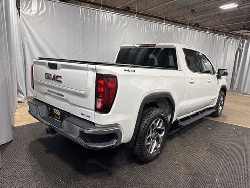 Certified 2022 GMC Sierra 1500 SLE image 3