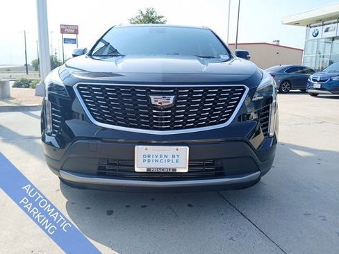 Used 2023 Cadillac XT4 Premium Luxury w/ Enhanced Visibility Package FWD image 2