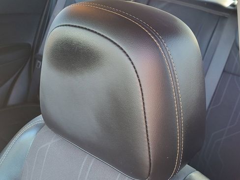 Used 2020 Chevrolet Trax LT w/ LT Convenience Package image 5