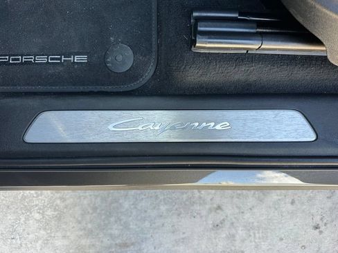Certified 2024 Porsche Cayenne Coupe AWD/4WD image 20