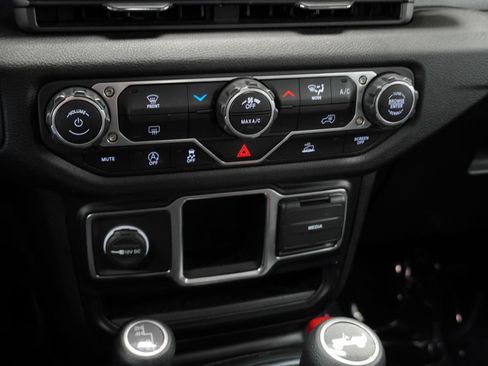 Certified 2024 Jeep Wrangler Unlimited Sport AWD/4WD image 35