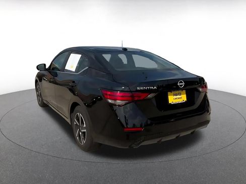 Used 2025 Nissan Sentra SV FWD image 9