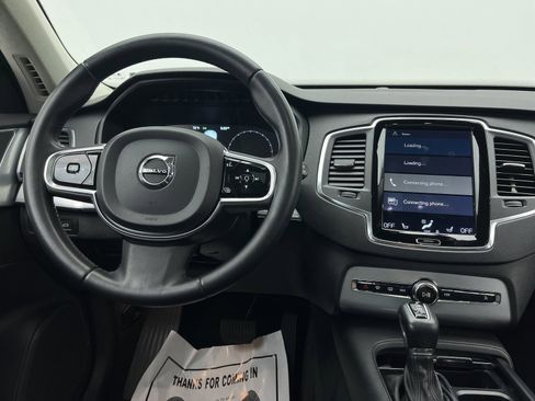 Used 2016 Volvo XC90 T6 Momentum w/ Vision Package image 4