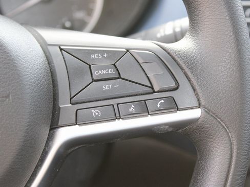 Used 2025 Nissan Versa SV image 12