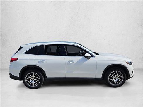 Certified 2026 Mercedes-Benz GLC 300 image 4