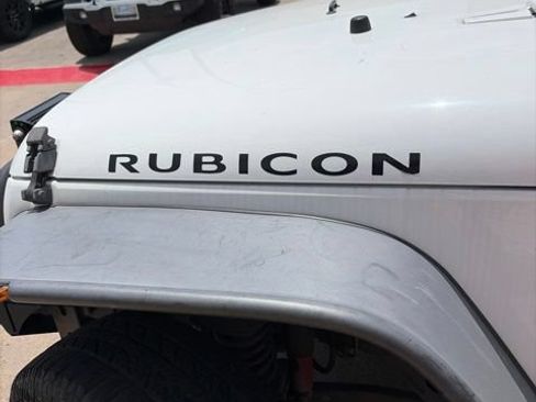 Used 2014 Jeep Wrangler Unlimited Rubicon w/ Connectivity Group AWD/4WD image 6
