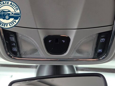 Used 2019 Jeep Cherokee Trailhawk w/ Comfort/Convenience Group AWD/4WD image 24