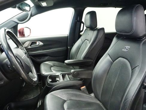 Certified 2020 Chrysler Pacifica Touring-L w/ Advanced Safetytec Group image 27