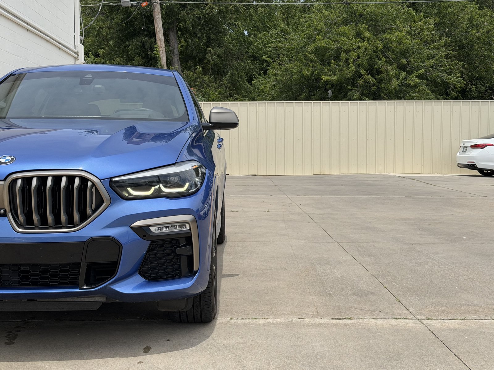 Used 2020 BMW X6 M50i w/ Premium Package AWD/4WD image 11