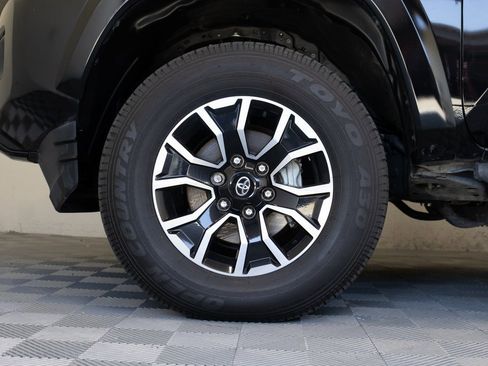 Used 2023 Toyota Tacoma TRD Sport image 9