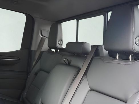 New 2026 GMC Sierra 1500 SLT image 29