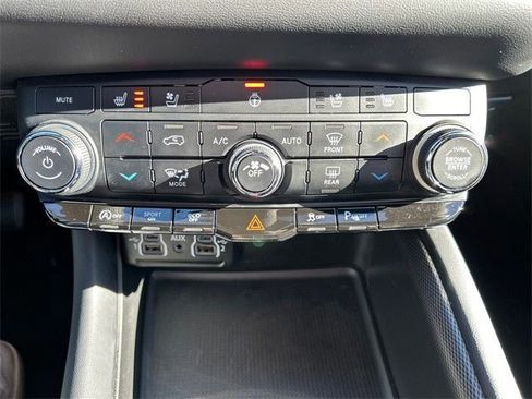 Used 2024 Dodge Durango GT image 27