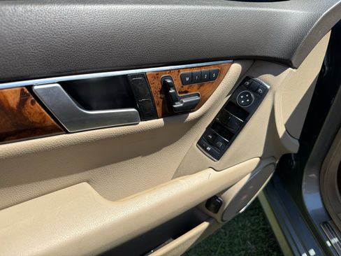 Used 2012 Mercedes-Benz C 250 Sedan image 20