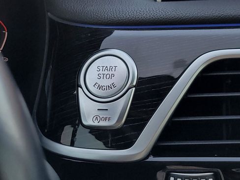 Used 2020 BMW 740i w/ Cold Weather Package image 25