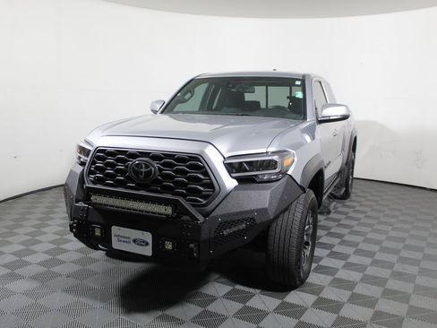 Used 2023 Toyota Tacoma TRD Off-Road image 4