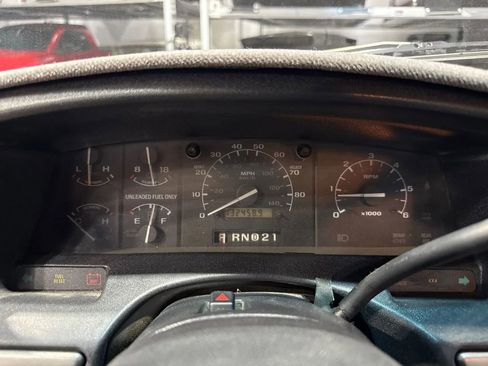 Used 1992 Ford F150 4x4 Regular Cab image 13