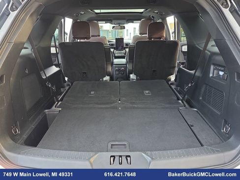 Used 2022 Ford Explorer Platinum w/ Equipment Group 601A image 14