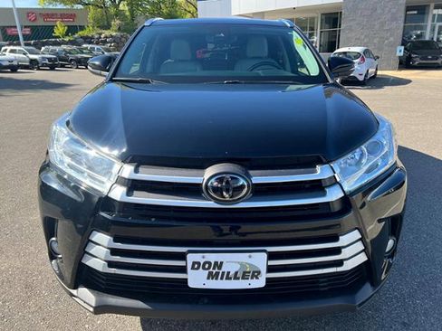 Used 2018 Toyota Highlander XLE AWD/4WD image 2