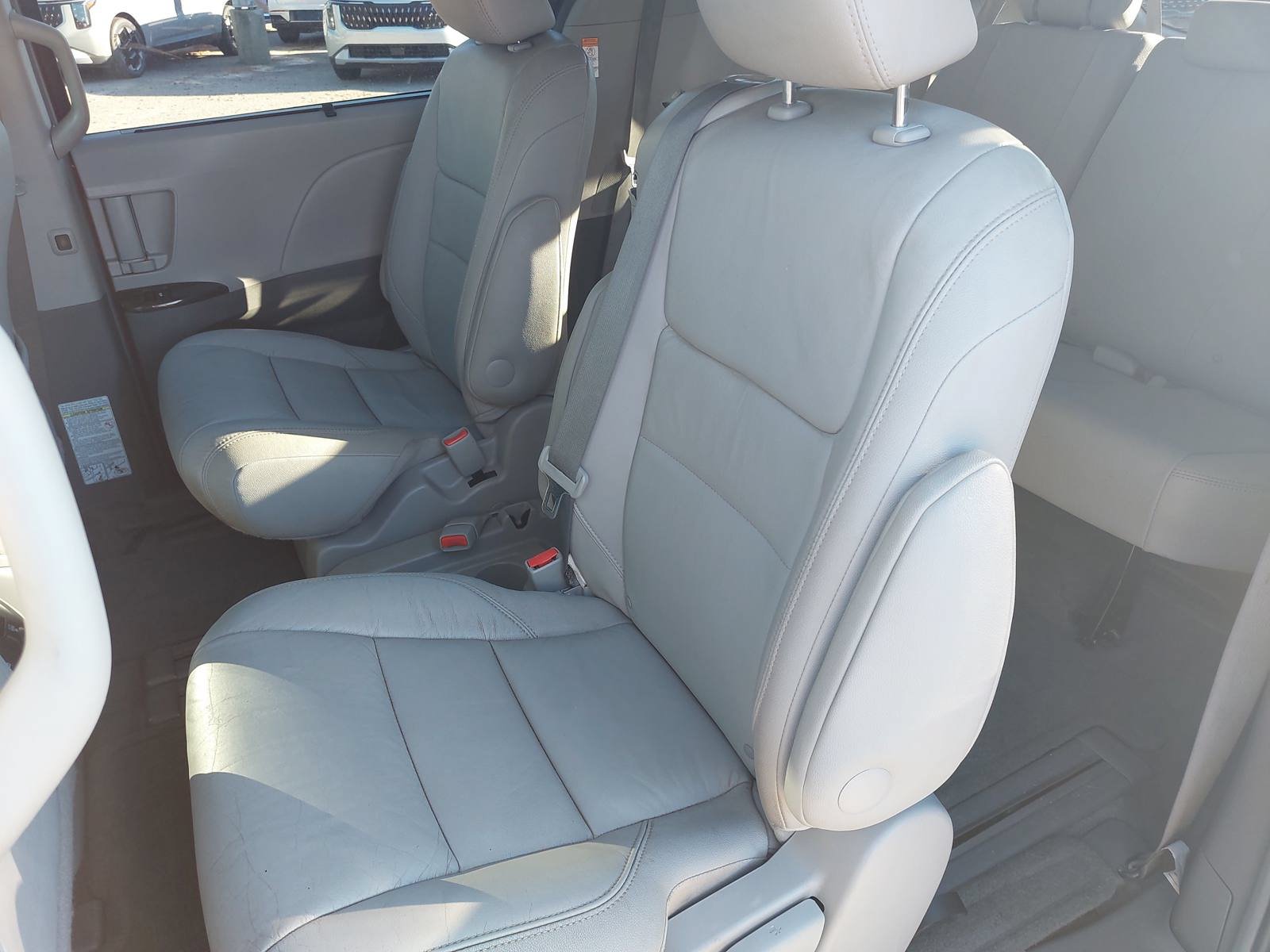 Used 2016 Toyota Sienna XLE Premium FWD image 15